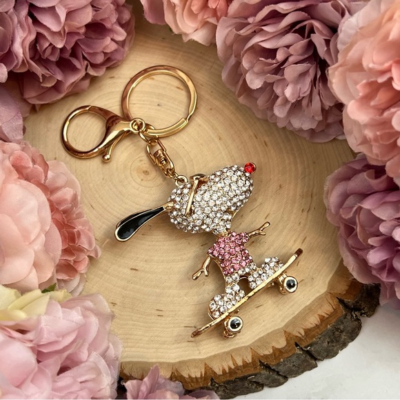 Crystal Snoopy Riding Skateboard Keychain Charm - Picture 9 of 15